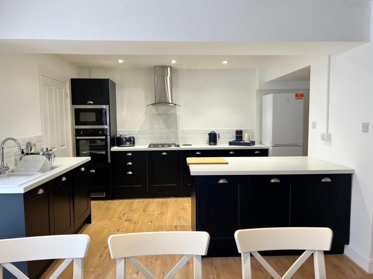 טנבי Heathcliff - 5 Bedroom House In Town Centre מראה חיצוני תמונה