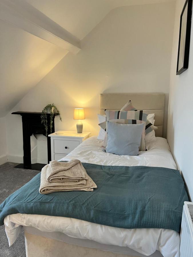 טנבי Heathcliff - 5 Bedroom House In Town Centre מראה חיצוני תמונה